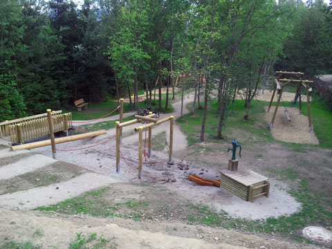 Erlebnisspielplatz Räuberhöhle